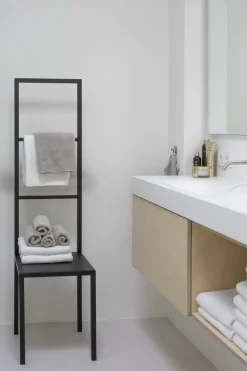 Garderobrek Mika Zwart